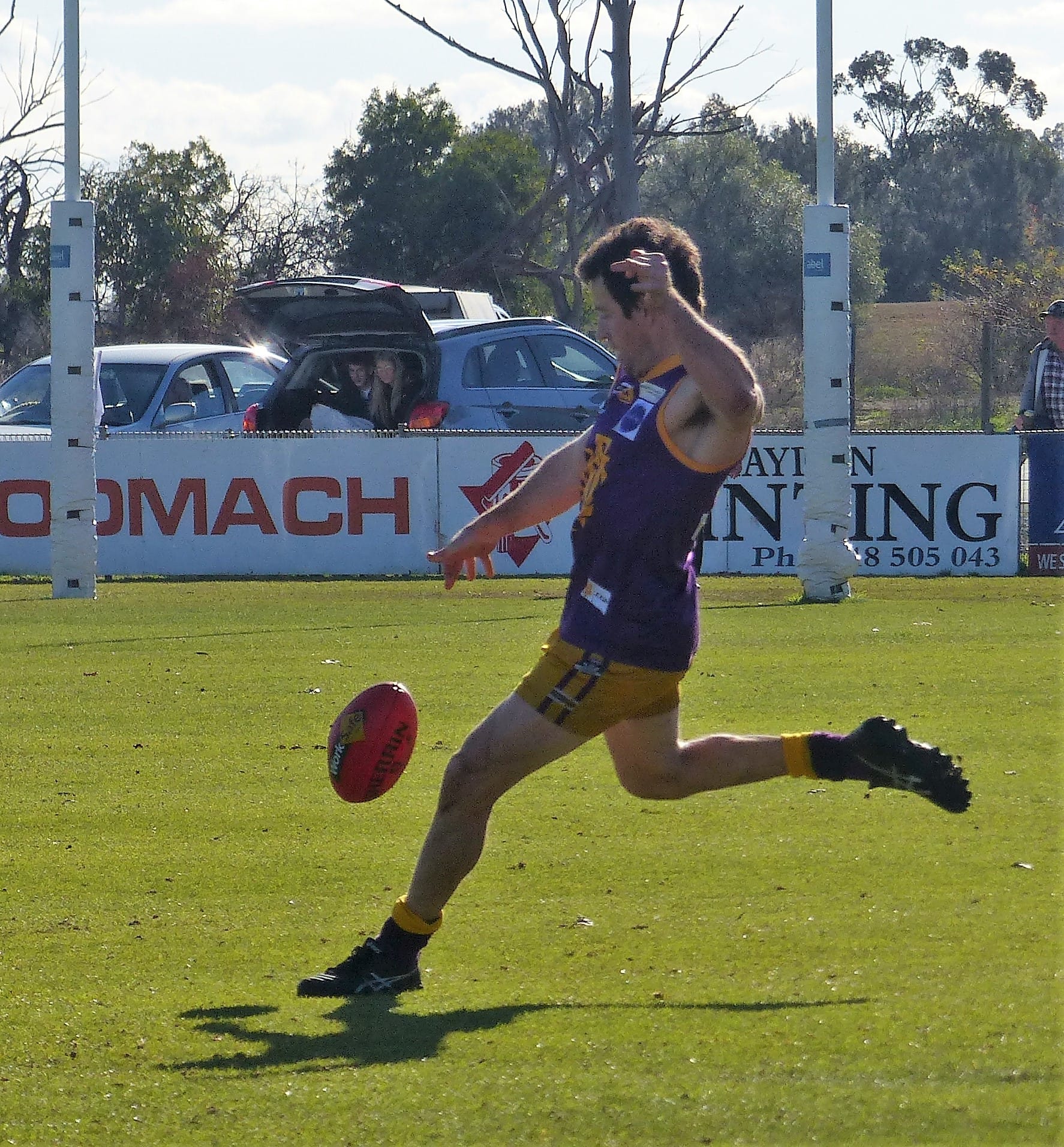 On the boot ... Drew Barnes kicking in the clear. 
