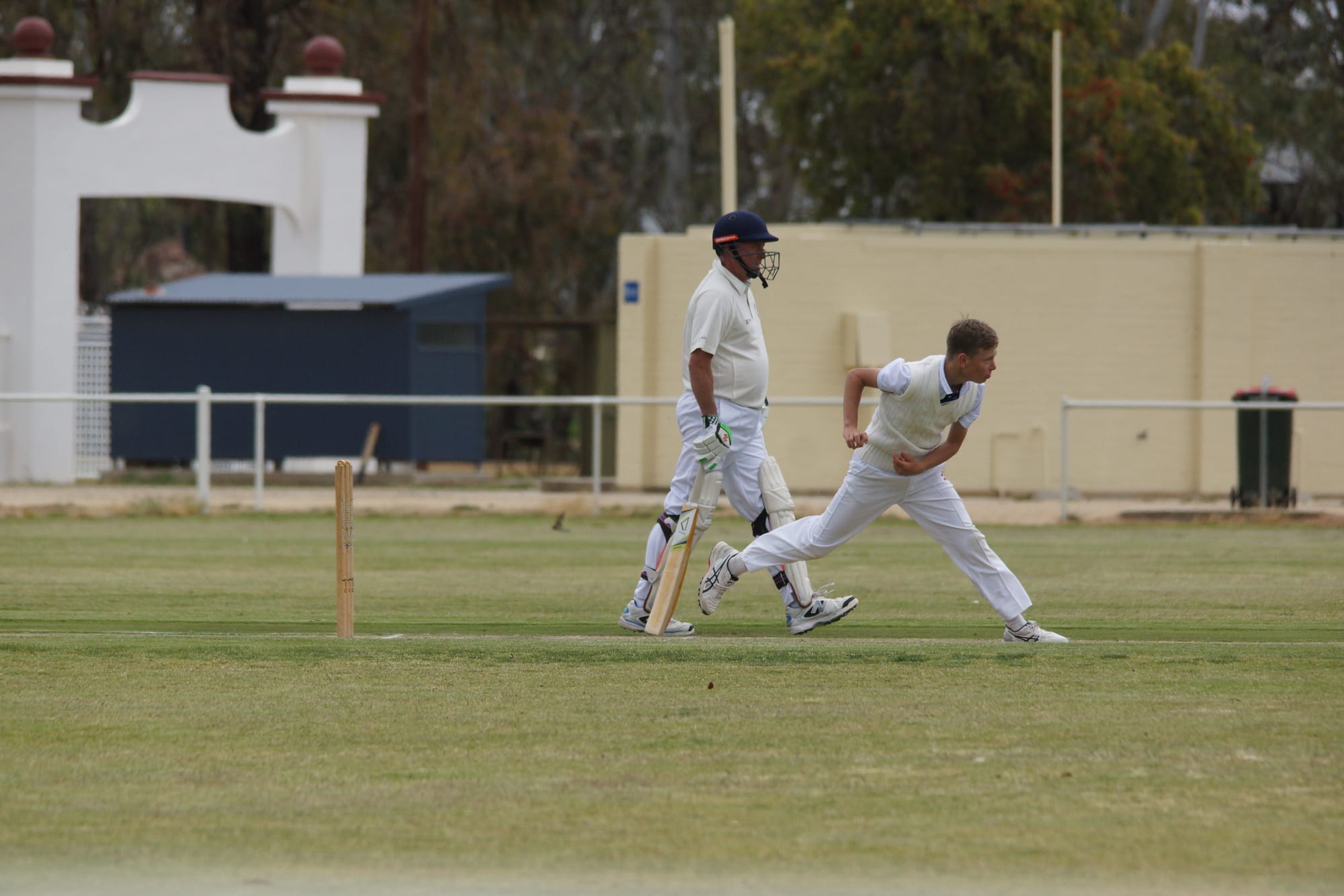 Great action …  Riley Dawson sends another delivery down on his way to 2/15.