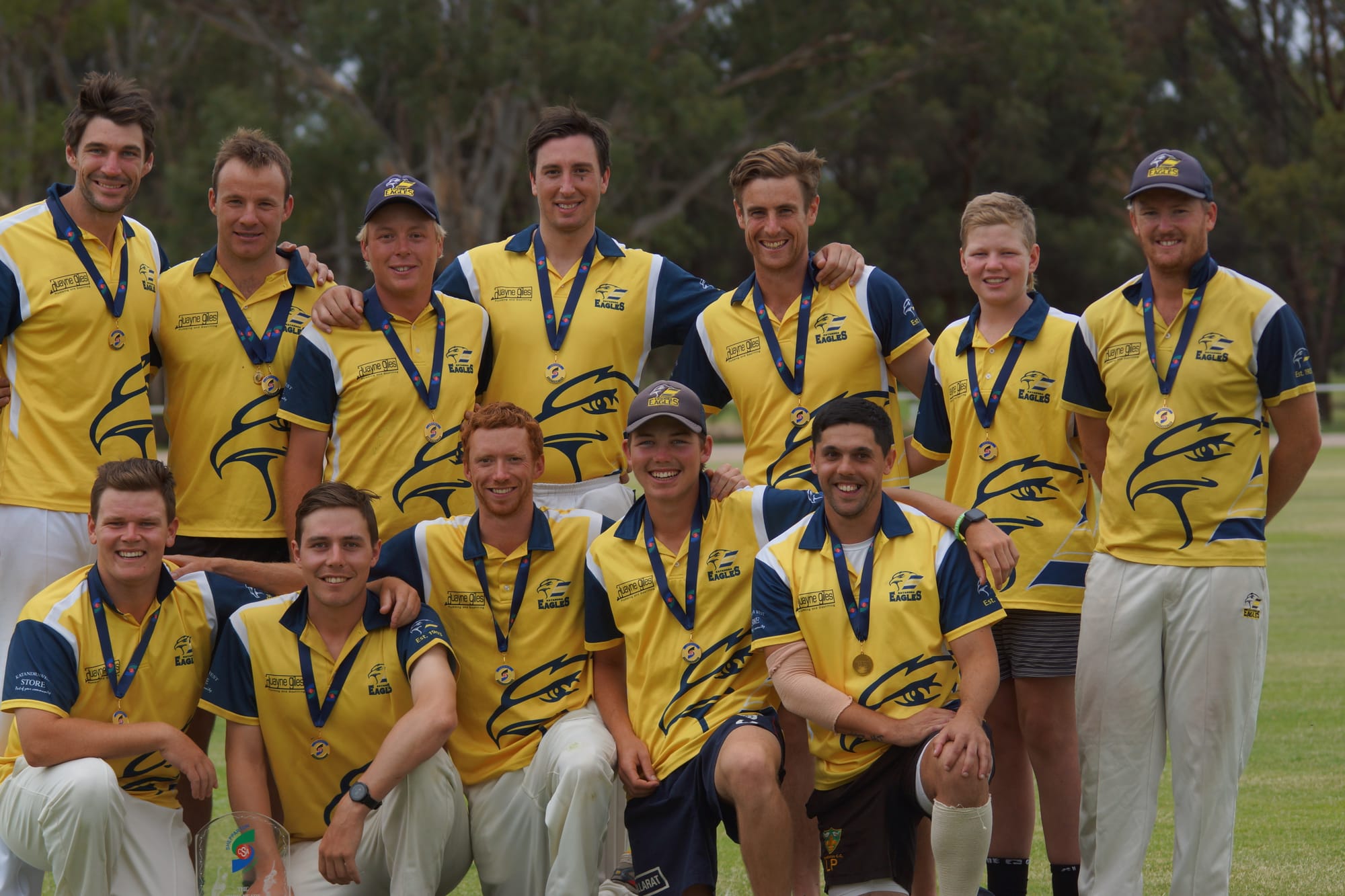 Victors … Back (from left): Hadleigh Sirett, Andrew Riordan, Joey Wright, Sam Wright, Ben Clurey, Bailey Simpson (12th man), Jedd Wright.
Front: Ryleigh Shannon, Corey Hickford, Scott Richardson, Brady Black, Luke Patel.
