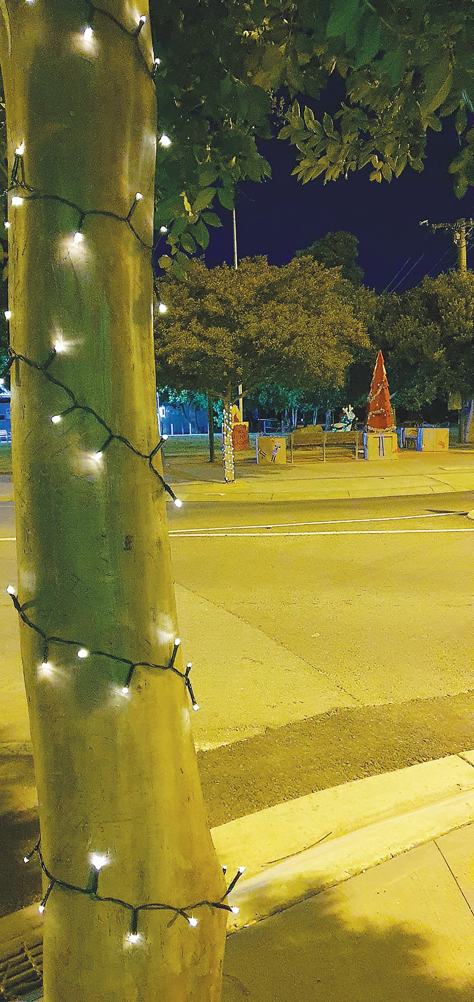 That’s more like it... Melville Street has been looking much more merry since the volunteer decorators worked their magic.
