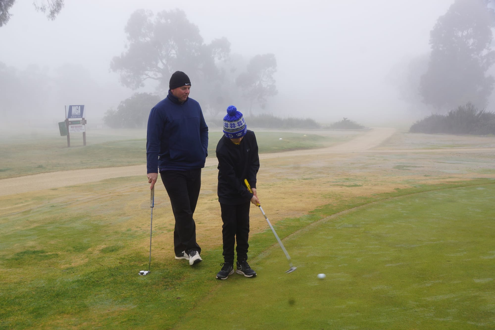 Foggy start to Jack Roche first round