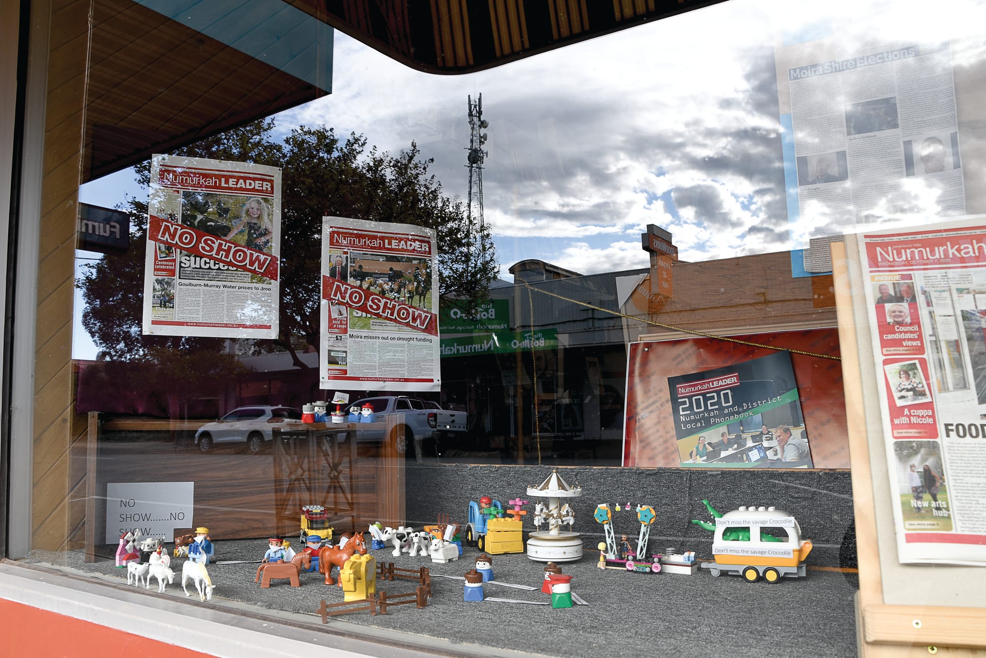 The show that never was ... The Leader’s entry in this year’s window competition. 