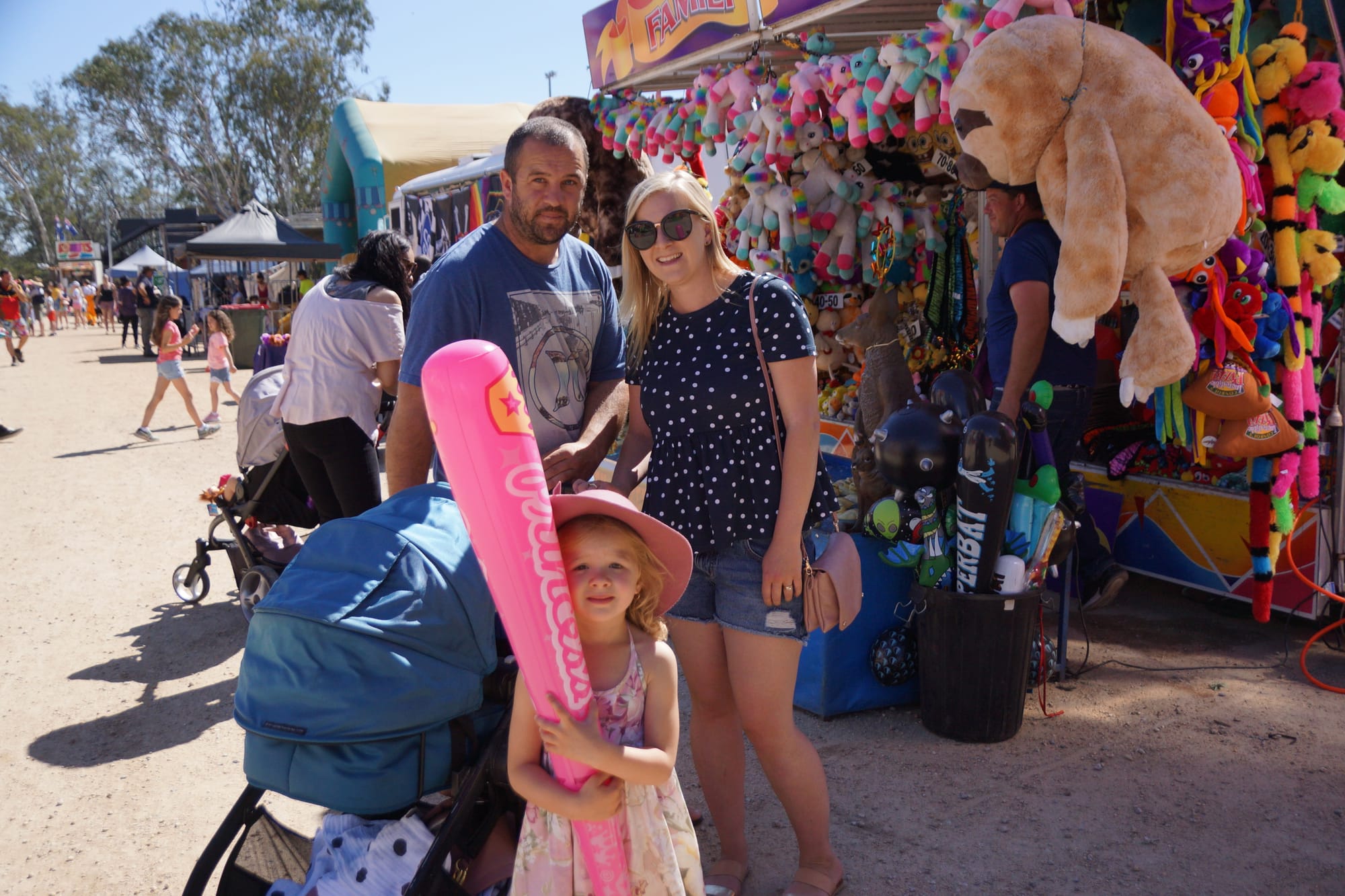 Family fun ... Damian, Tegan and Dail (front) Hommes were enjoying show day.
