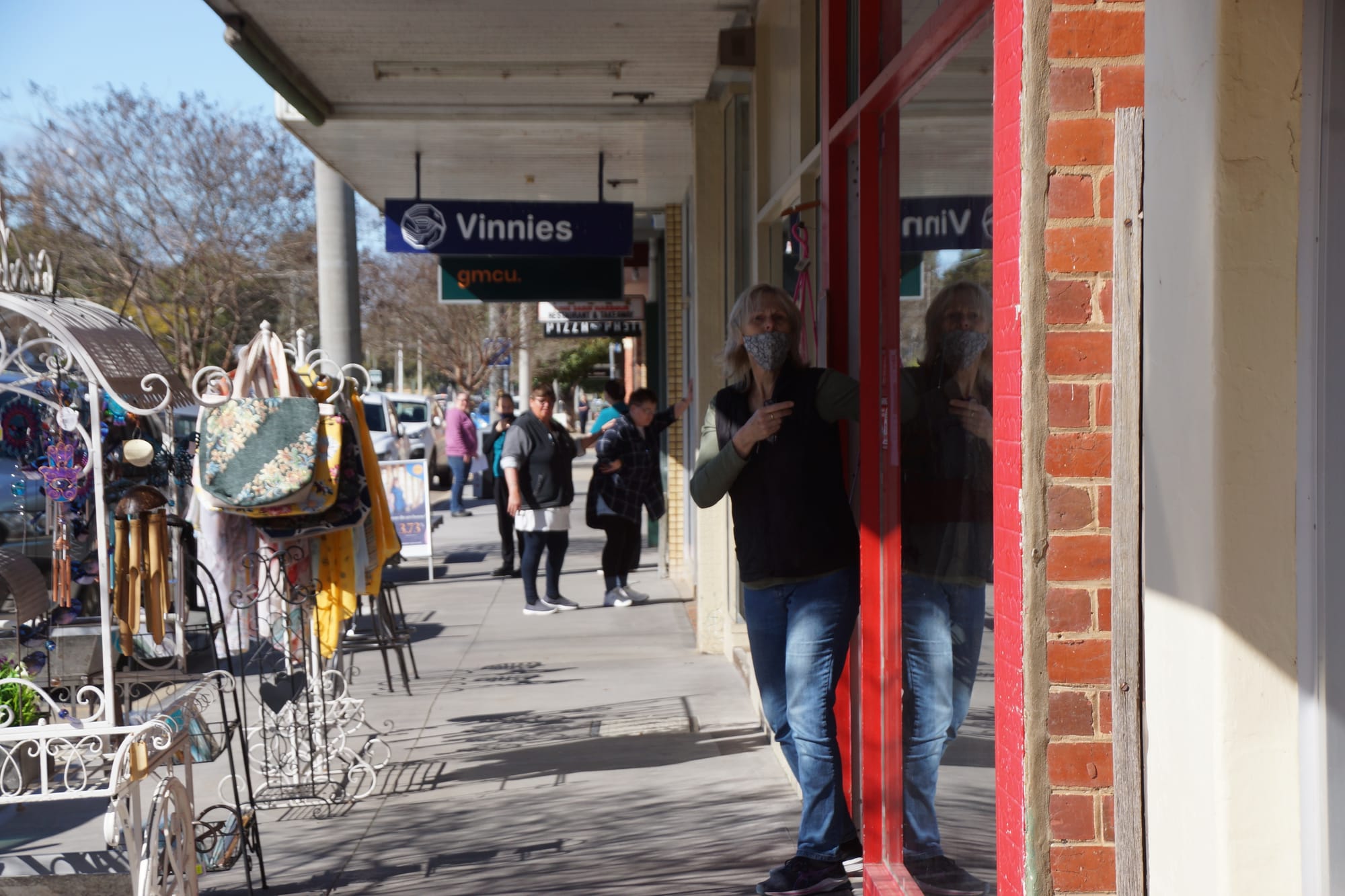 What the?... Shopkeepers and customers ran out onto Melville Street as the quake shook Numurkah.
